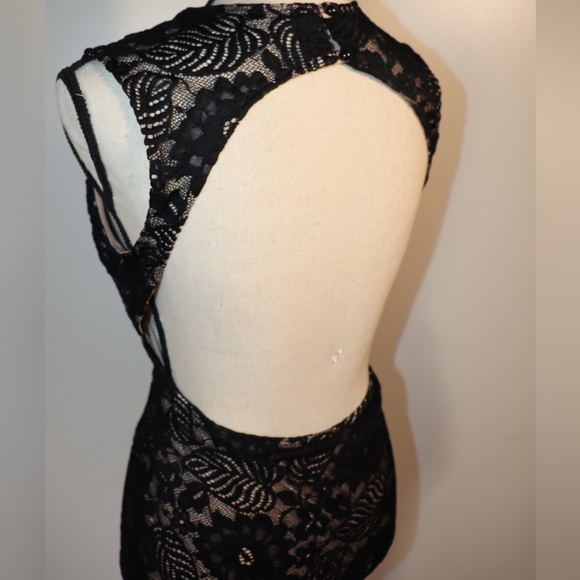 WINDSOR Monstera BodyCon Formal Cocktail Dress - Picture 10 of 11